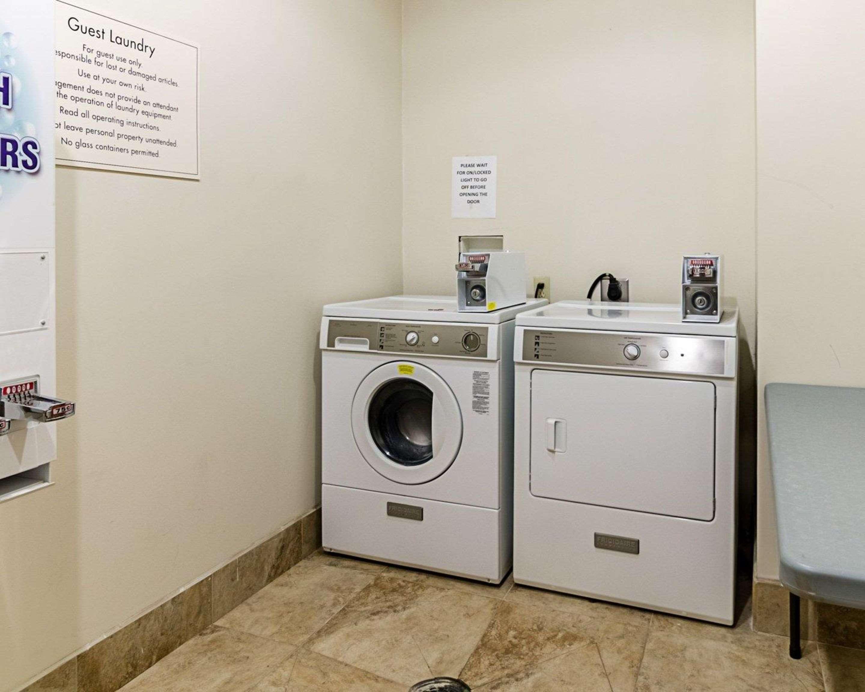 Comfort Inn & Suites Lawrence - University Area Bagian luar foto