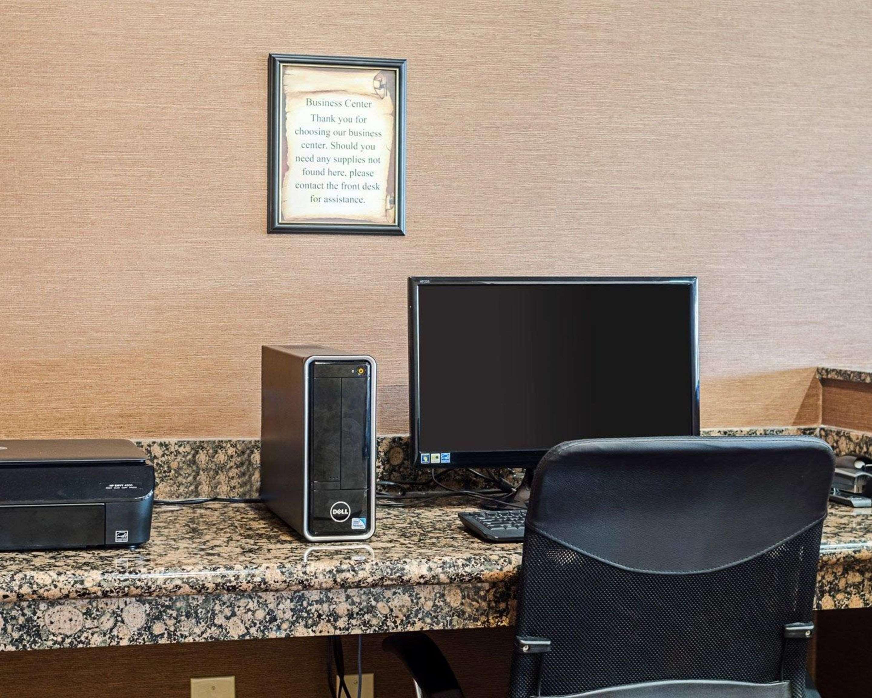 Comfort Inn & Suites Lawrence - University Area Bagian luar foto