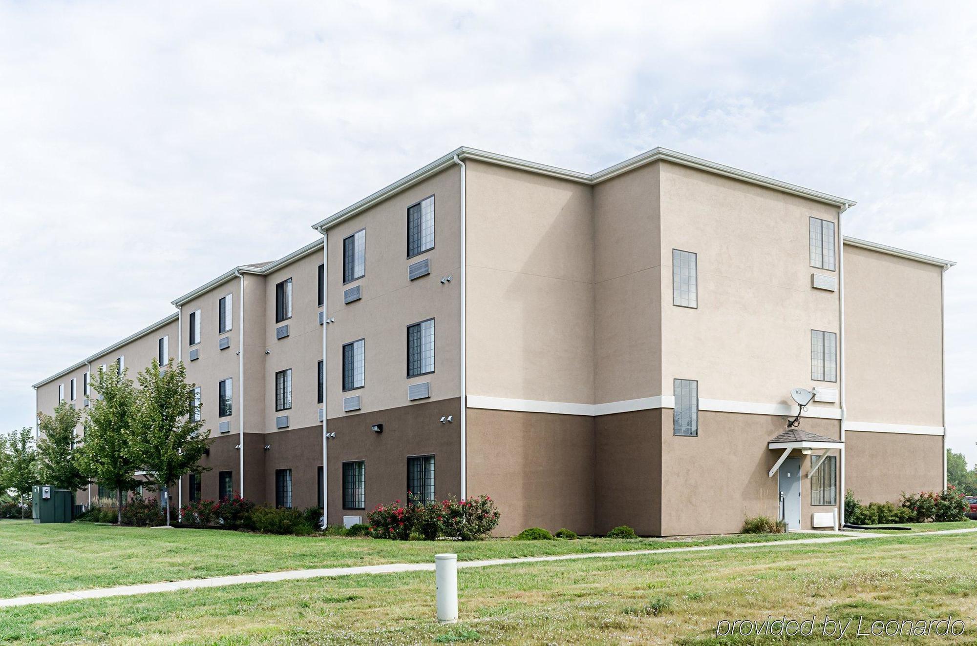 Comfort Inn & Suites Lawrence - University Area Bagian luar foto